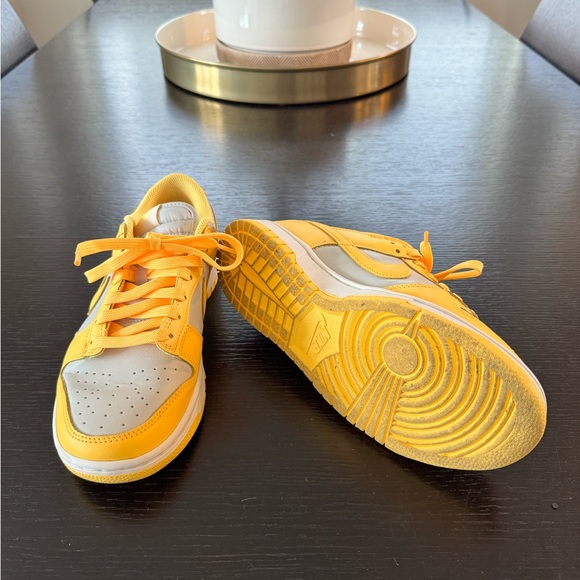 Nike Dunk Low Womens in light bone/sail/citron pulse - Picture 3 of 8